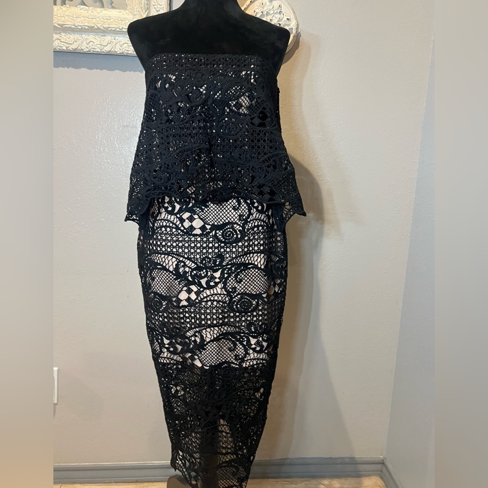 Elliatt black and nude lace dress strapless